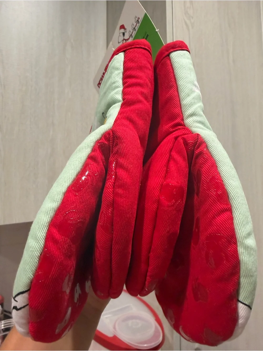 Peanuts Silicone Oven Mitts - Green/Red Holiday Set